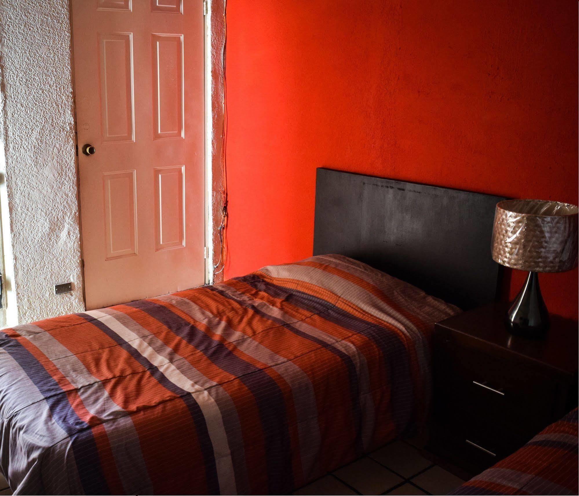 Econosuites Monterrey Ngoại thất bức ảnh