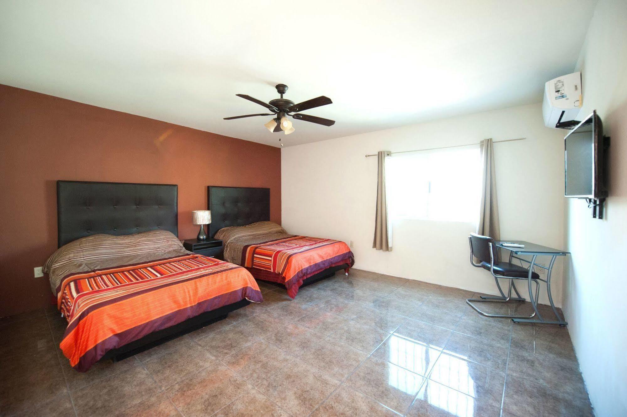 Econosuites Monterrey Ngoại thất bức ảnh